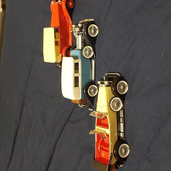 Set of 3 Metal Die-cast 1/43 scale early 1900s cars - Picture 3 of 7